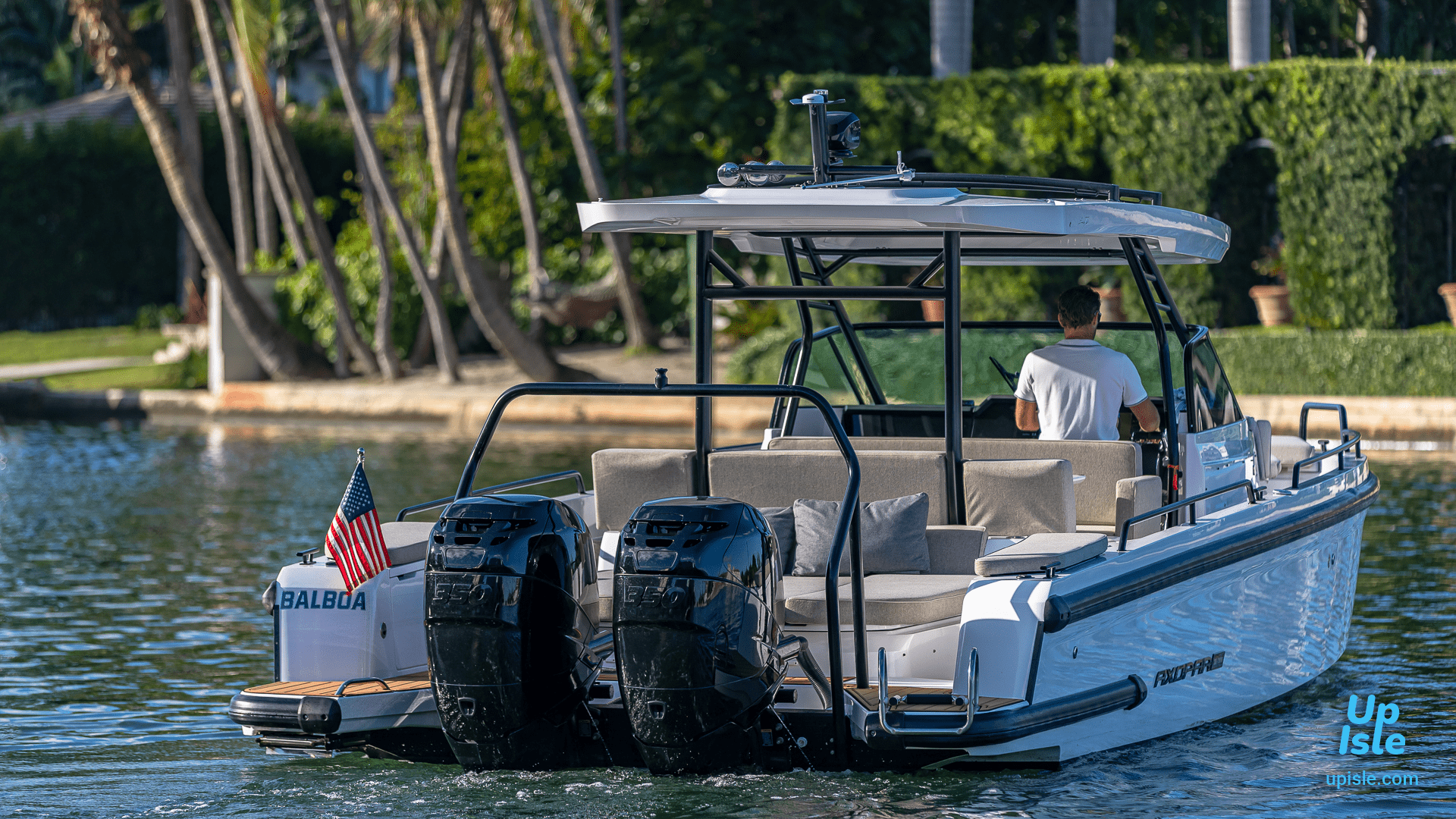 why-do-boats-have-two-or-more-motors